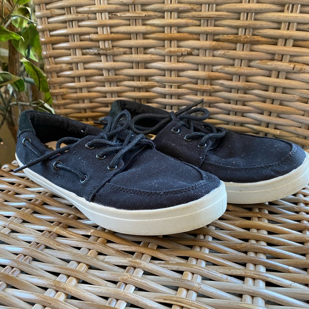 Quicksilver / Slip On Shoes / size 6Y